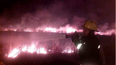 У Каховському районі ліквідовано пожежу сухостою на площі 2 га